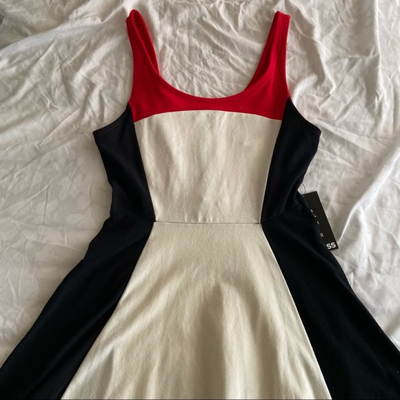 Express Color Block Dress - Picture 3 of 6